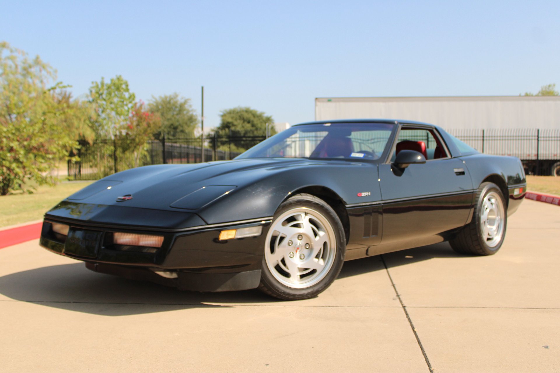 Used 1990 Chevrolet Corvette ZR-1 RWD image 3