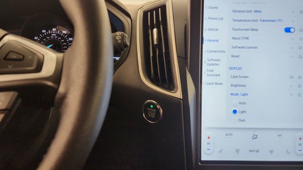 Used 2023 Ford Edge SEL image 22