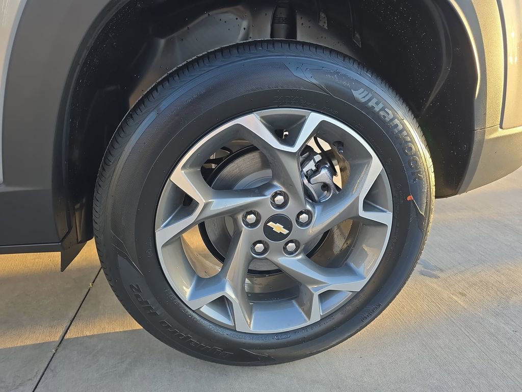 New 2026 Chevrolet Trax LT w/ LT Convenience Package image 32