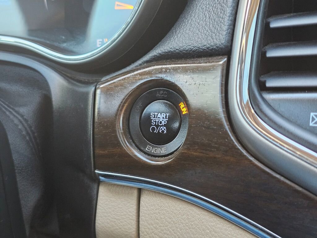 Used 2015 Jeep Grand Cherokee Limited w/ Luxury Group II image 26