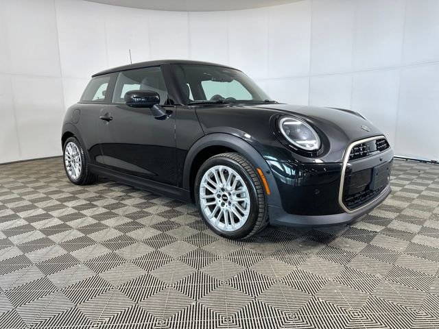 Used 2025 MINI Cooper 2-Door Hardtop video 2