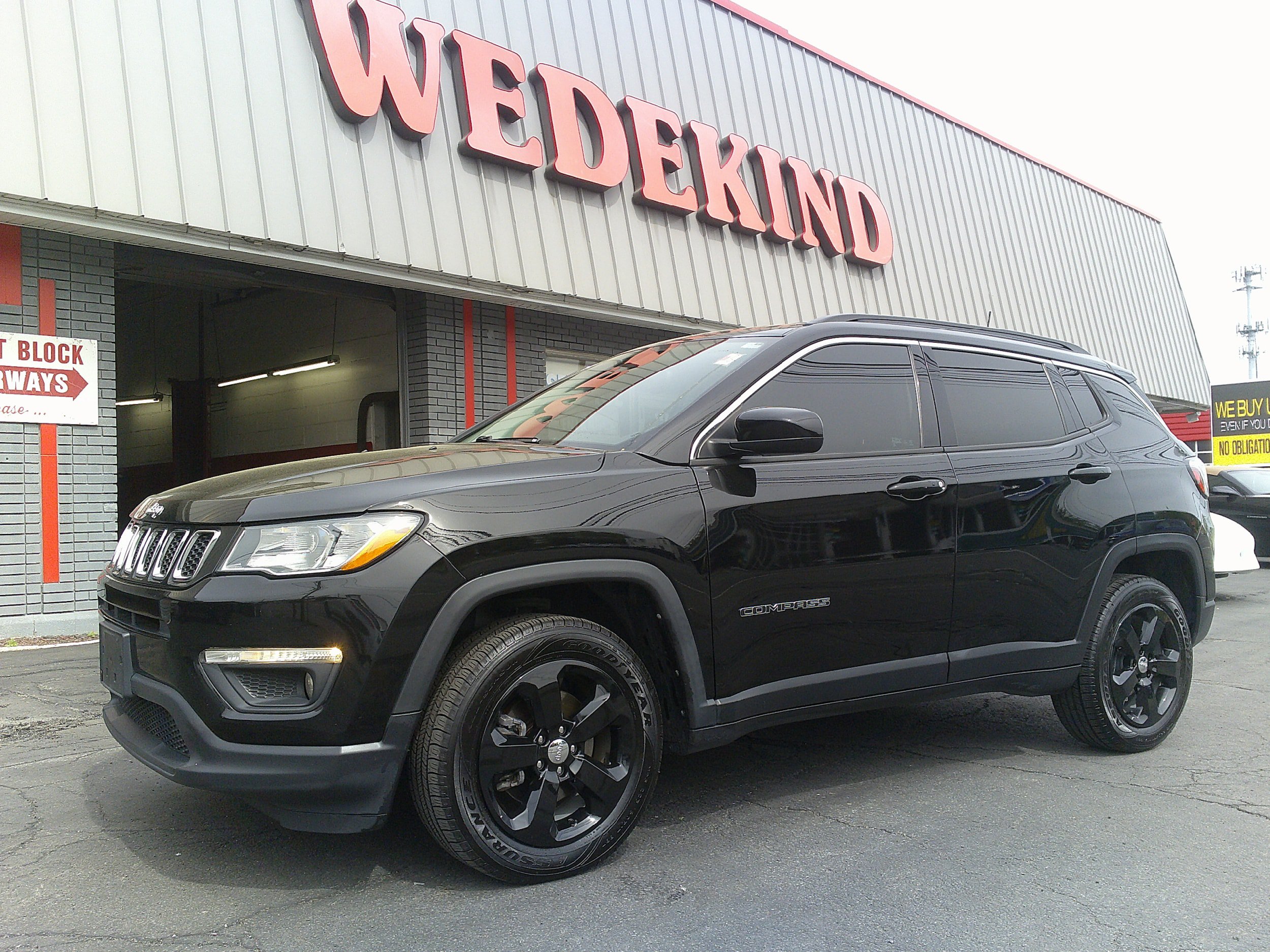 Used 2023 Jeep Compass Limited w/ Sun and Sound Group AWD/4WD image 2