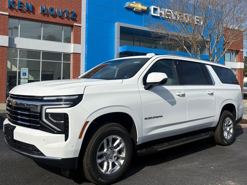 New 2026 Chevrolet Suburban LT w/ Comfort Package