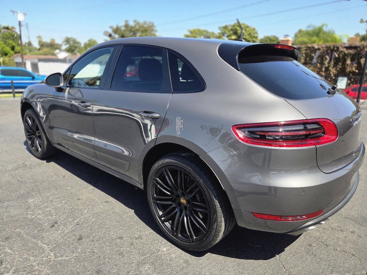 Used 2016 Porsche Macan Turbo AWD/4WD image 11