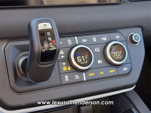 Used 2023 Land Rover Defender 110 SE image 25