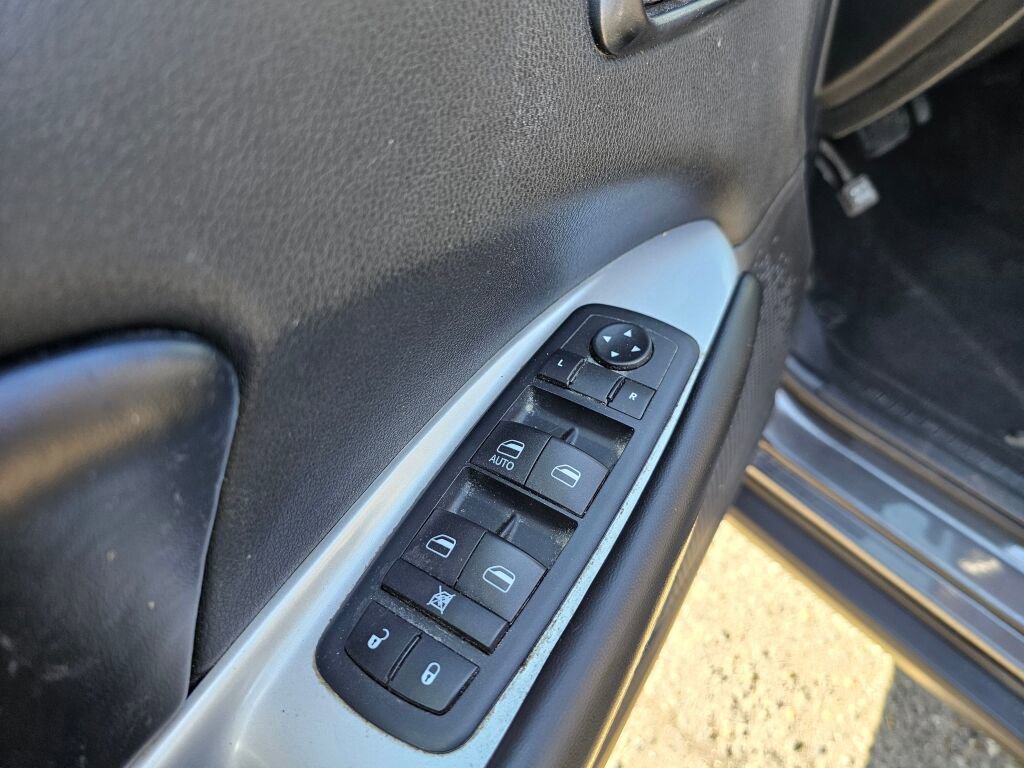 Used 2019 Dodge Journey SE image 27