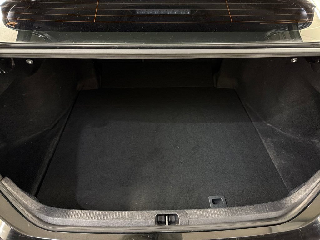 Used 2020 Toyota Camry XSE FWD image 32