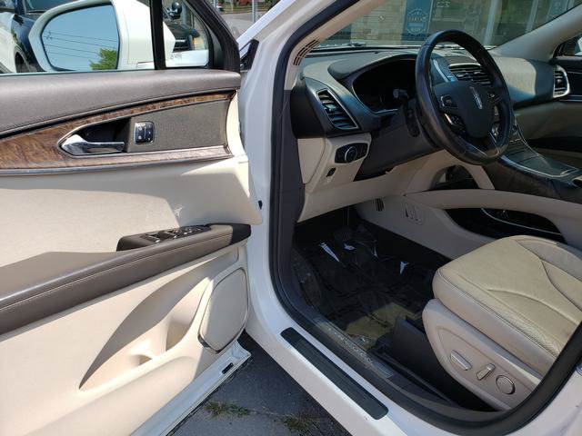 Used 2016 Lincoln MKX Reserve w/ Climate Package AWD/4WD image 10