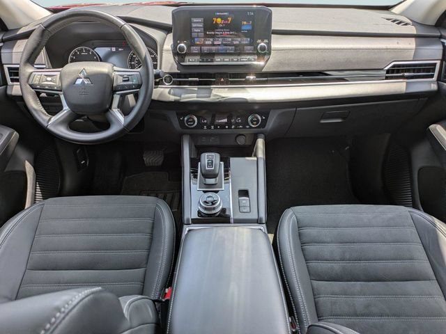 Used 2023 Mitsubishi Outlander SE AWD/4WD image 16