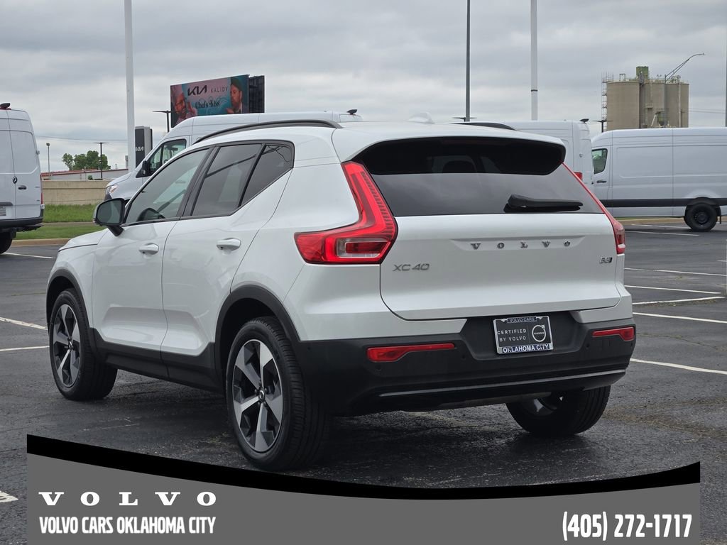 Certified 2025 Volvo XC40 B5 Plus AWD/4WD image 4