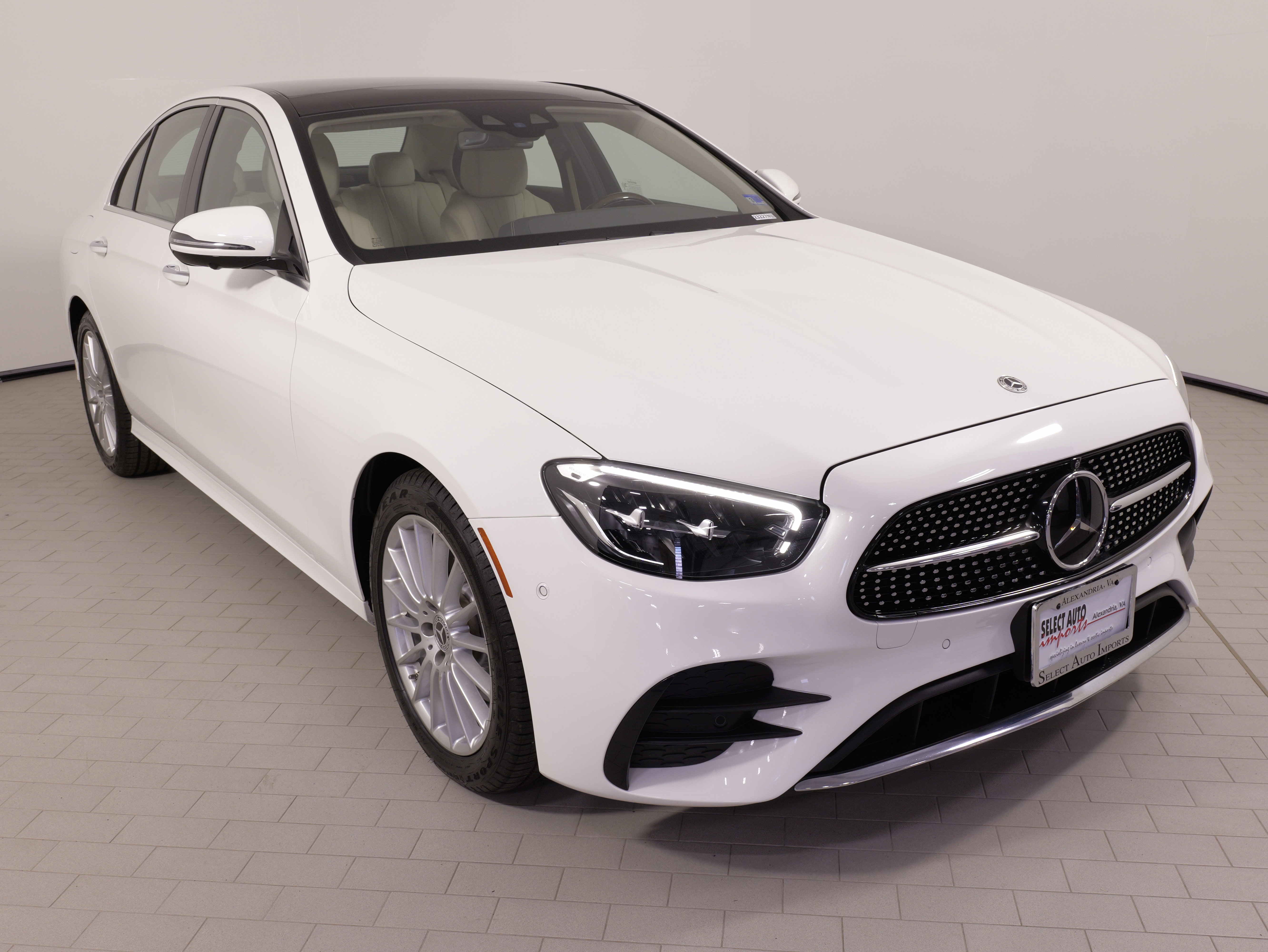 Used 2021 Mercedes-Benz E 350 4MATIC Sedan w/ Premium Package image 6