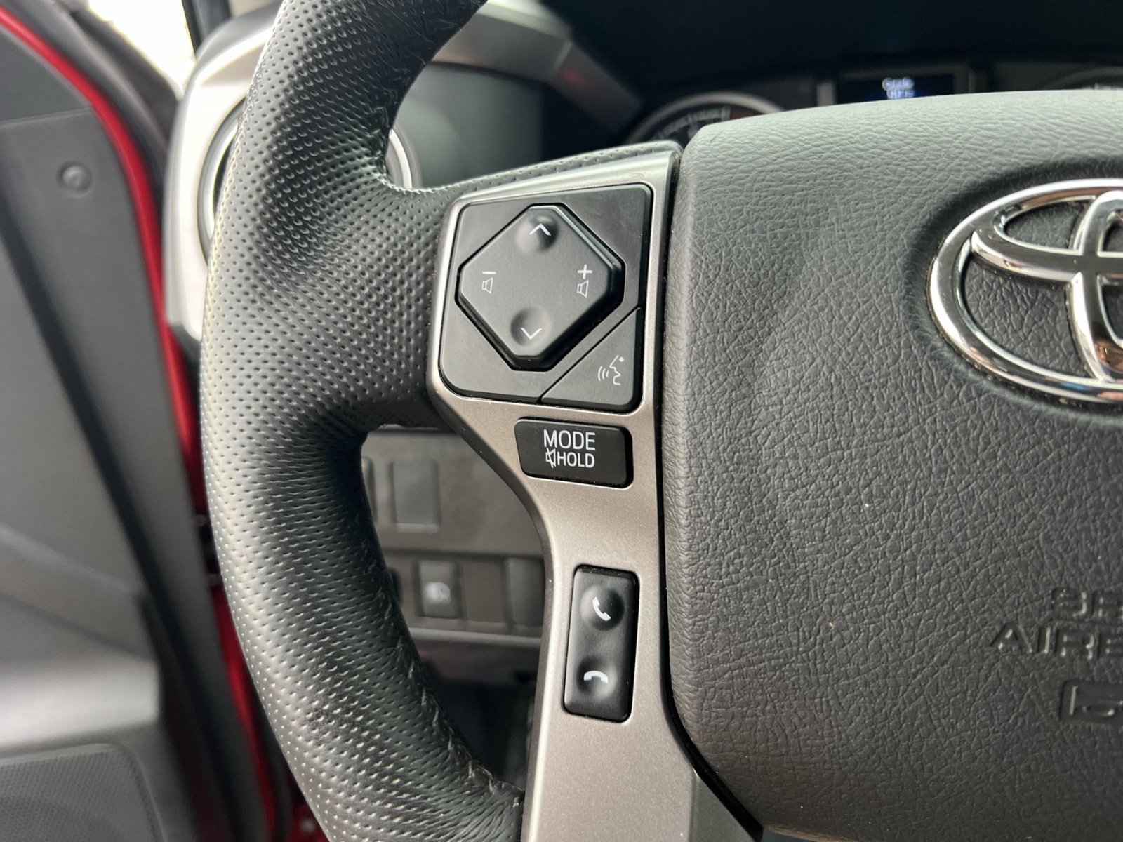 Used 2022 Toyota Tacoma SR5 AWD/4WD image 33