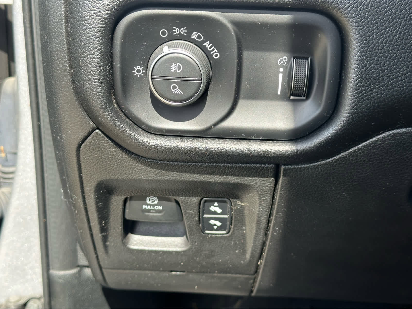Used 2020 RAM 1500 Big Horn AWD/4WD image 14