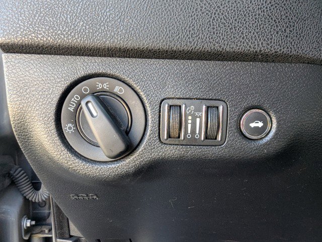 Used 2018 Dodge Charger SXT w/ Blacktop Package image 17