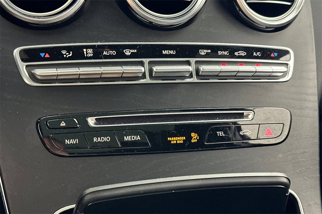 Used 2019 Mercedes-Benz GLC 300 4MATIC image 23