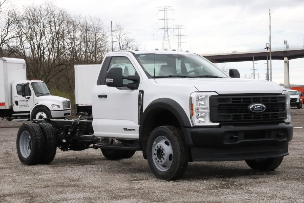 New 2025 Ford F550 4x4 Regular Cab Super Duty image 8