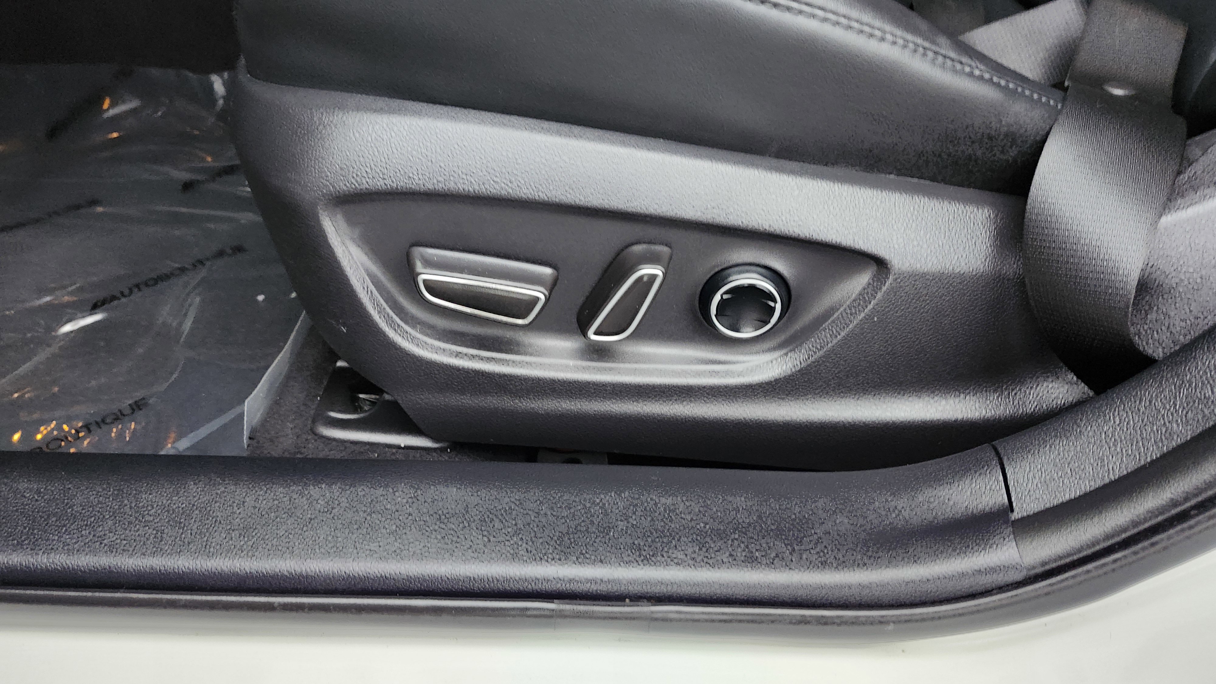 Used 2017 Toyota Prius Four image 27