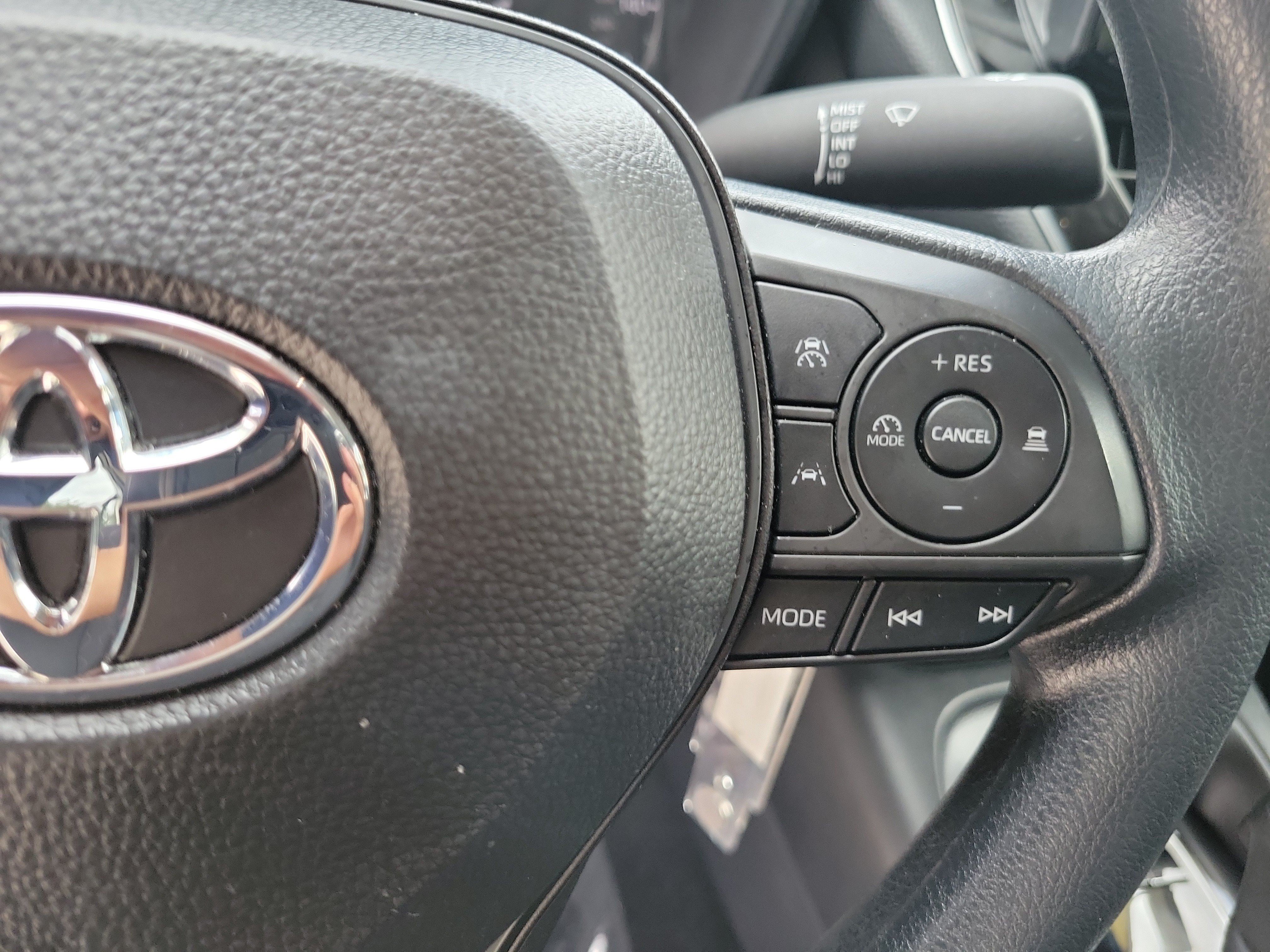 Used 2025 Toyota Corolla LE FWD image 27