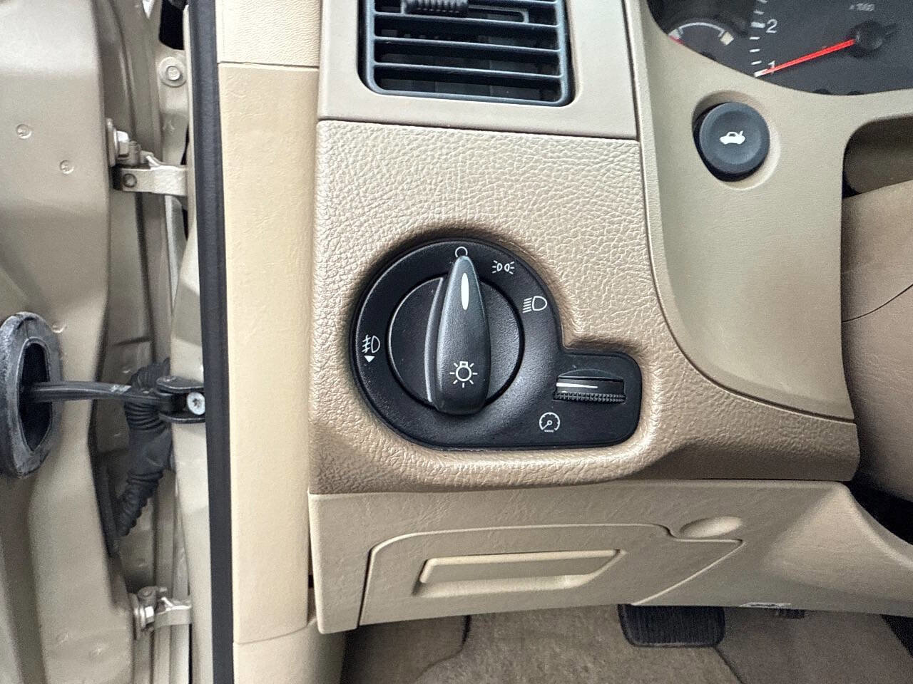 Used 2006 Ford Focus SES image 22