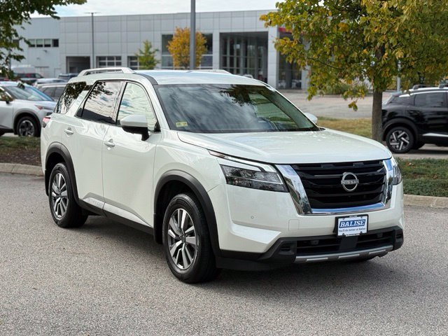 Certified 2024 Nissan Pathfinder SL AWD/4WD image 3