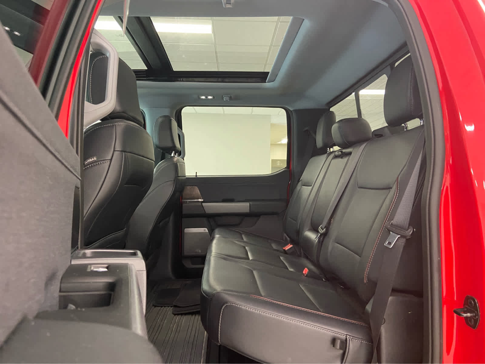 Used 2023 Ford F250 Lariat w/ Sport Appearance Package AWD/4WD image 20
