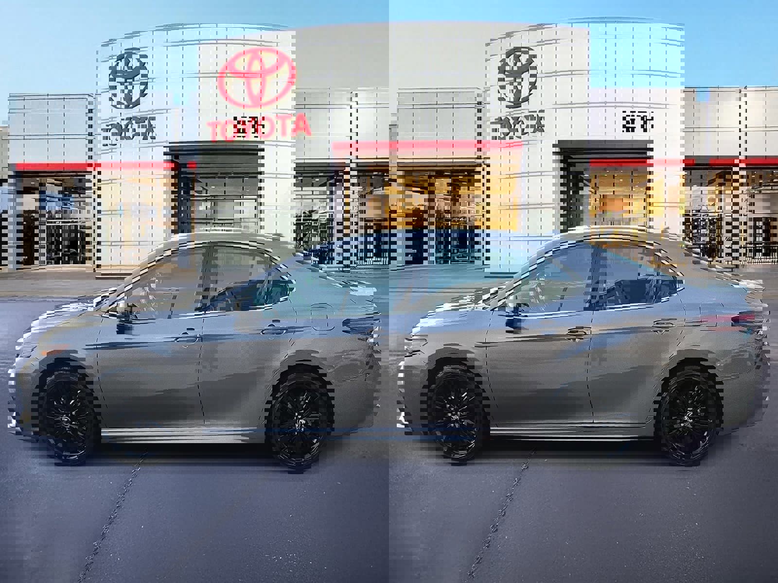 Used 2024 Toyota Camry XSE image 8