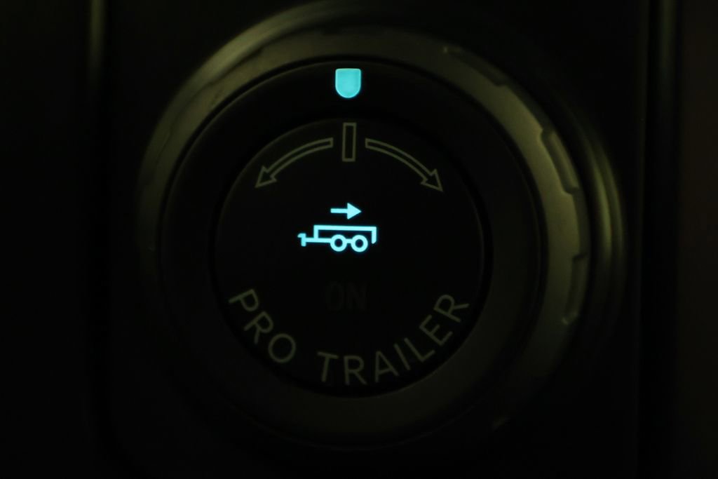 Used 2025 Ford F250 Platinum w/ FX4 Off-Road Package image 25