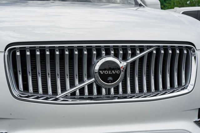 New 2025 Volvo XC90 T8 Ultra w/ Protection Package Premier image 12