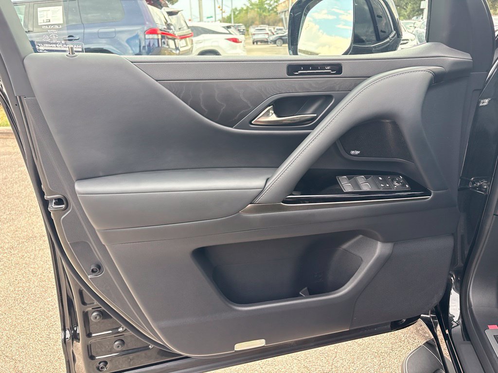 Certified 2025 Lexus LX 600 4WD w/ Interior Upgrade Package image 12