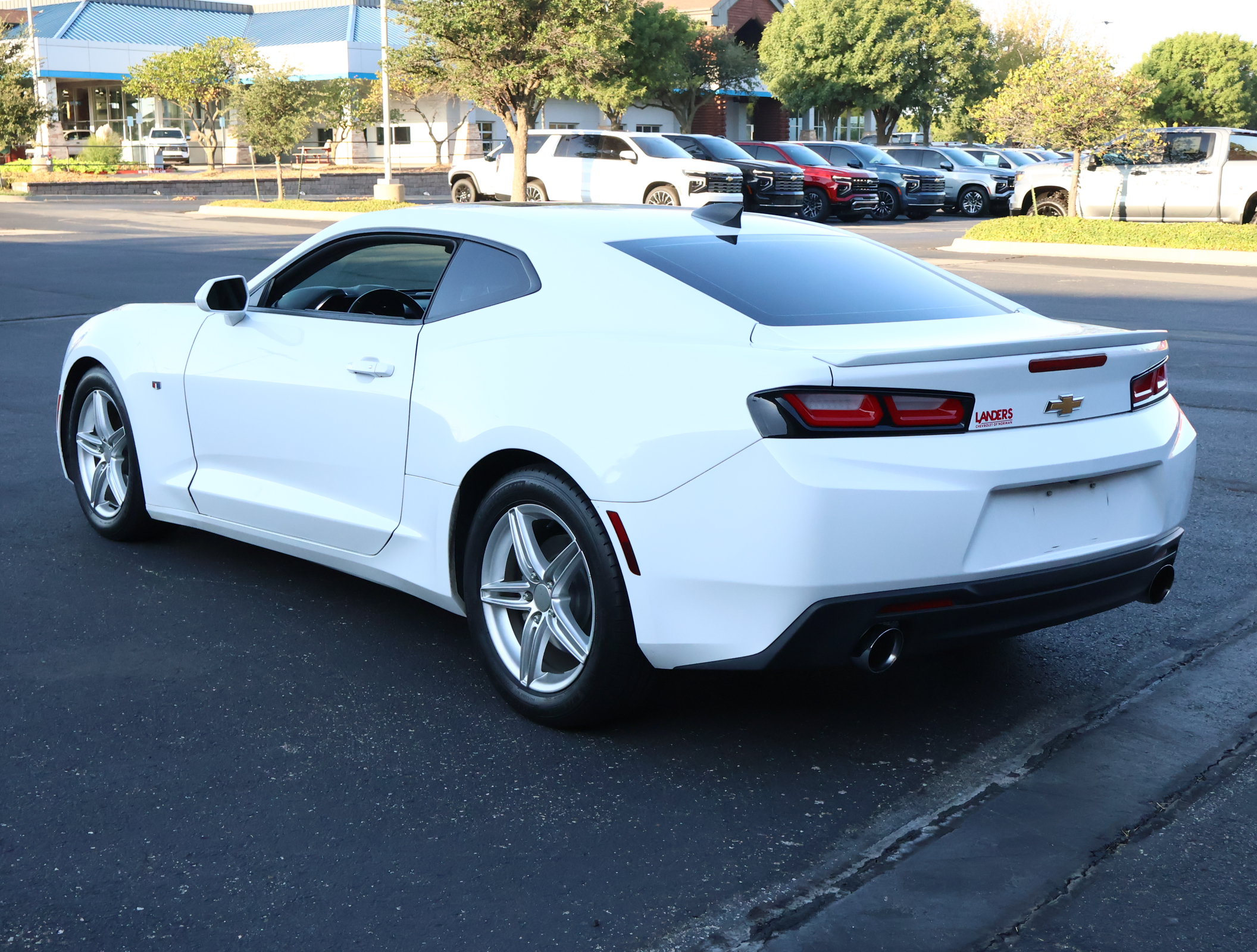 Used 2017 Chevrolet Camaro LT RWD image 5