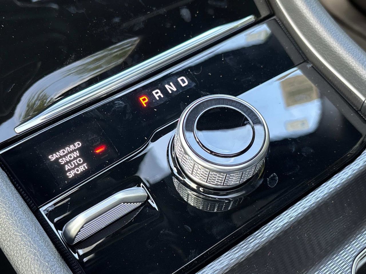 New 2025 Jeep Grand Cherokee Limited w/ Black Appearance Package image 26