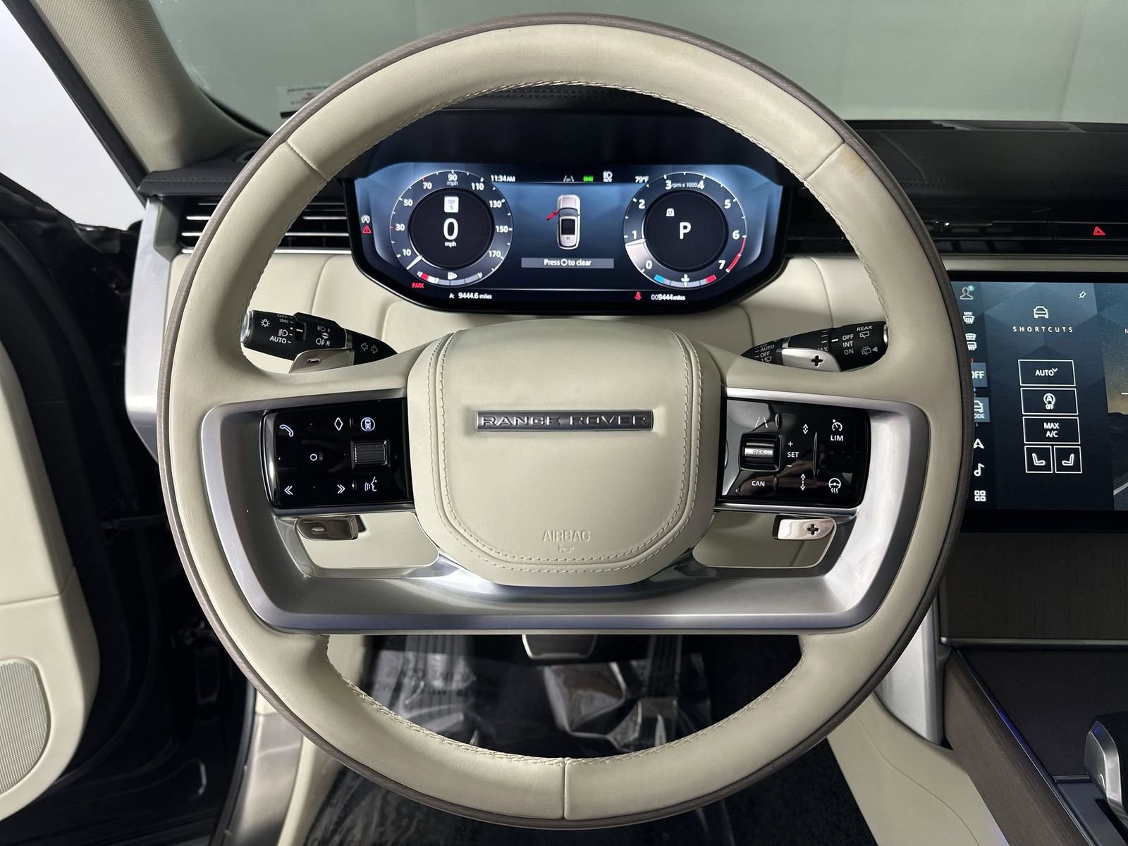 Used 2024 Land Rover Range Rover Long Wheelbase SE image 14