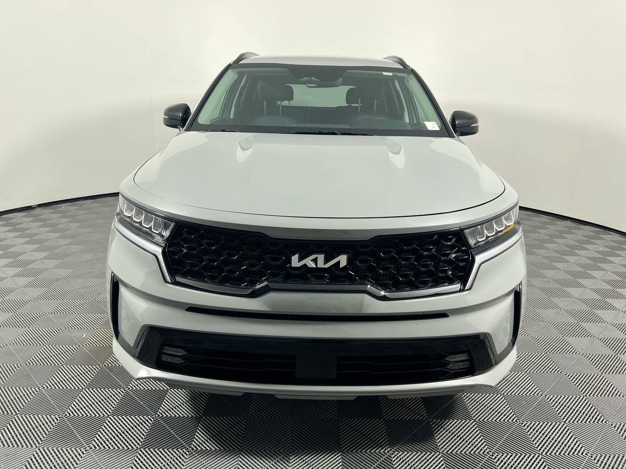 Used 2022 Kia Sorento EX w/ Panoramic Sunroof Package FWD image 9