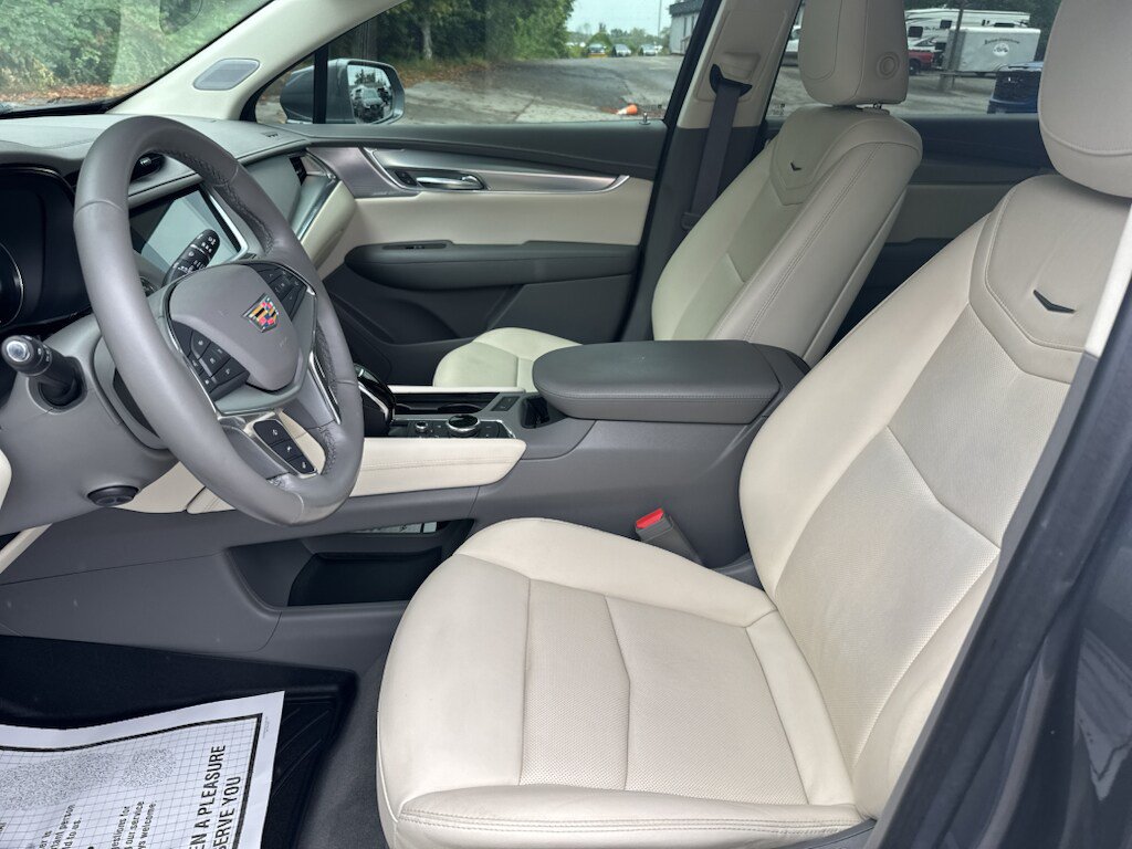 Used 2020 Cadillac XT5 Premium Luxury FWD image 6