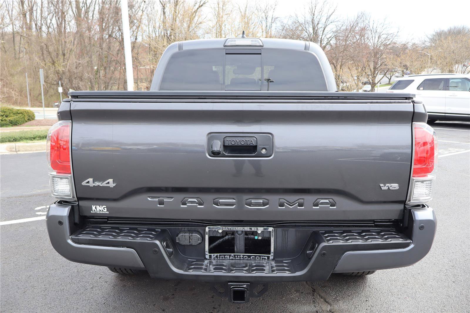 Used 2018 Toyota Tacoma Limited AWD/4WD image 4