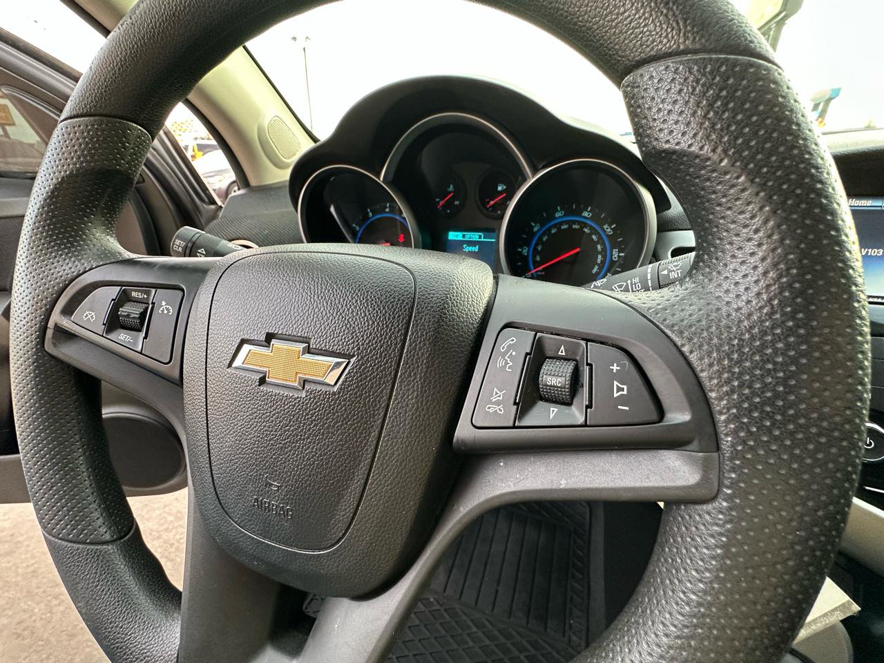 Used 2016 Chevrolet Cruze LT FWD image 15