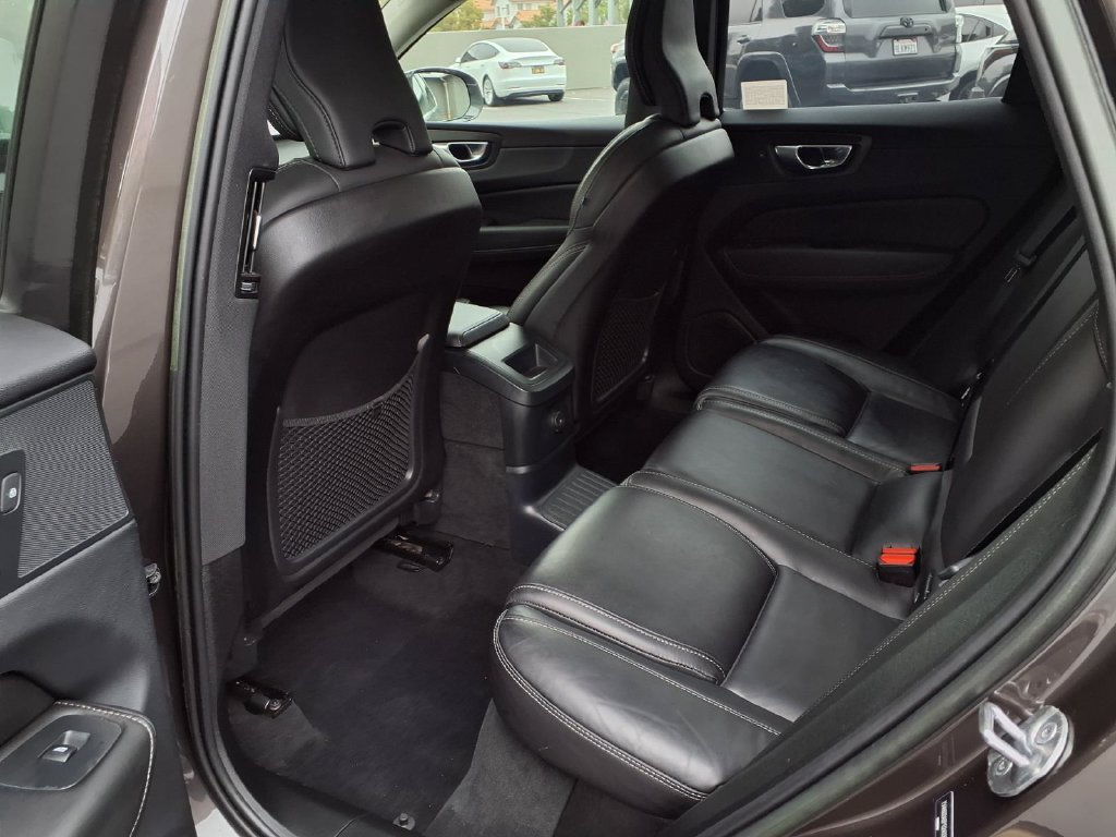 Used 2023 Volvo XC60 T8 Ultimate AWD/4WD image 19