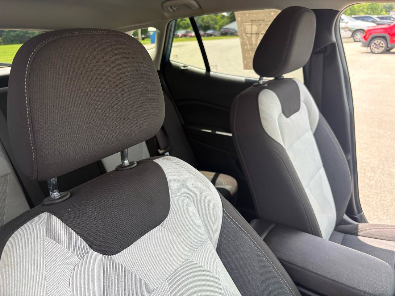 Used 2025 Chevrolet Trax LS w/ LS Convenience Package FWD image 43