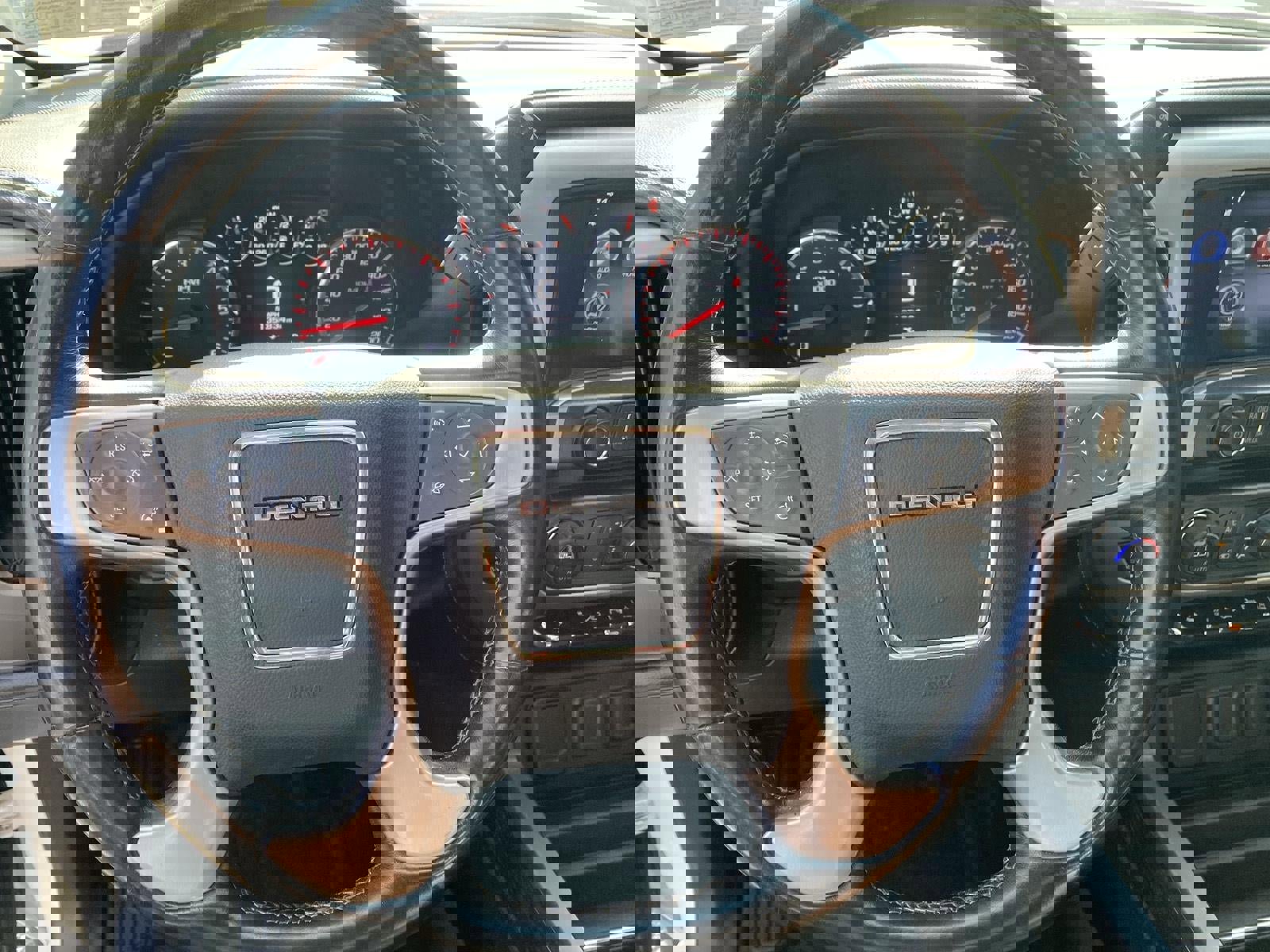 Used 2014 GMC Sierra 1500 Denali image 46