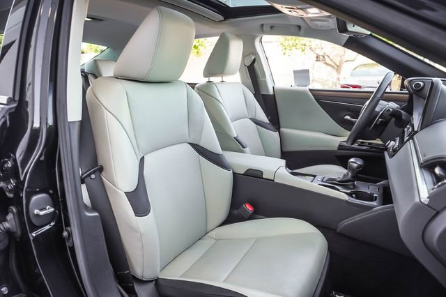 Certified 2023 Lexus ES 300h w/ Premium Package FWD image 23