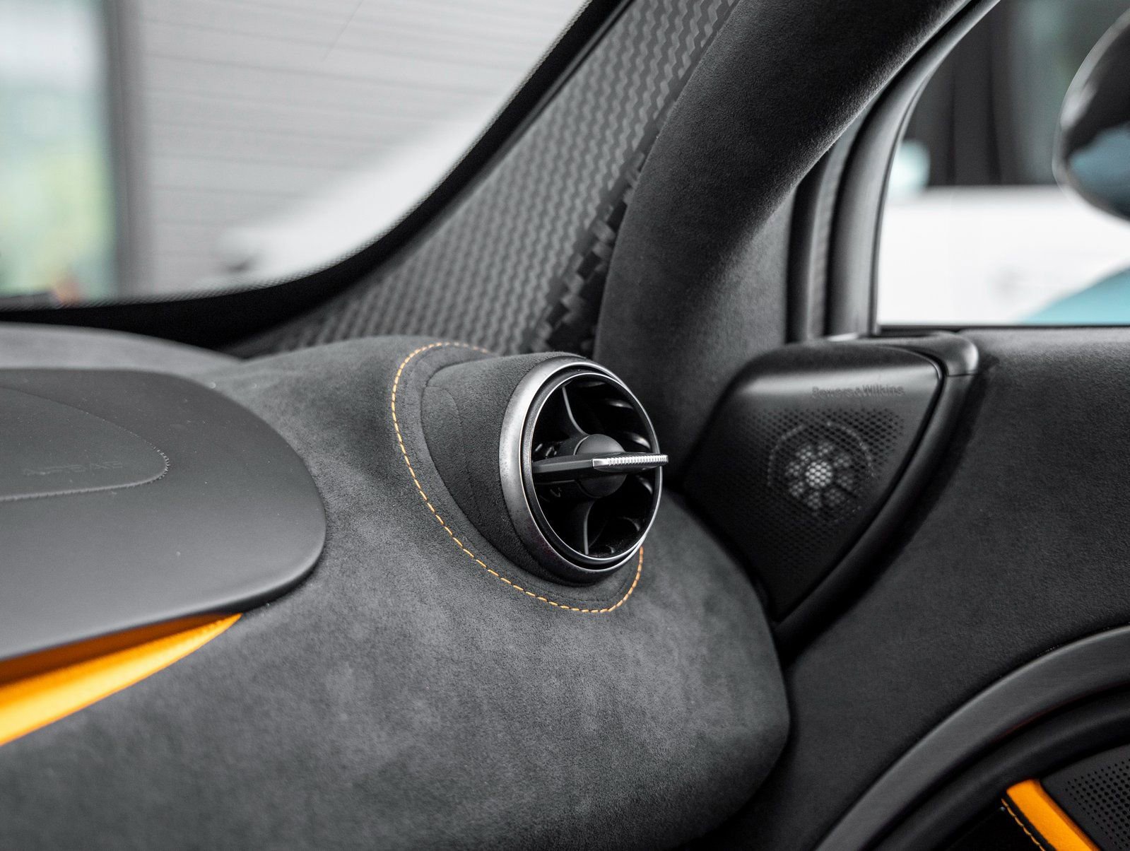 Used 2024 McLaren 750S Spider image 31