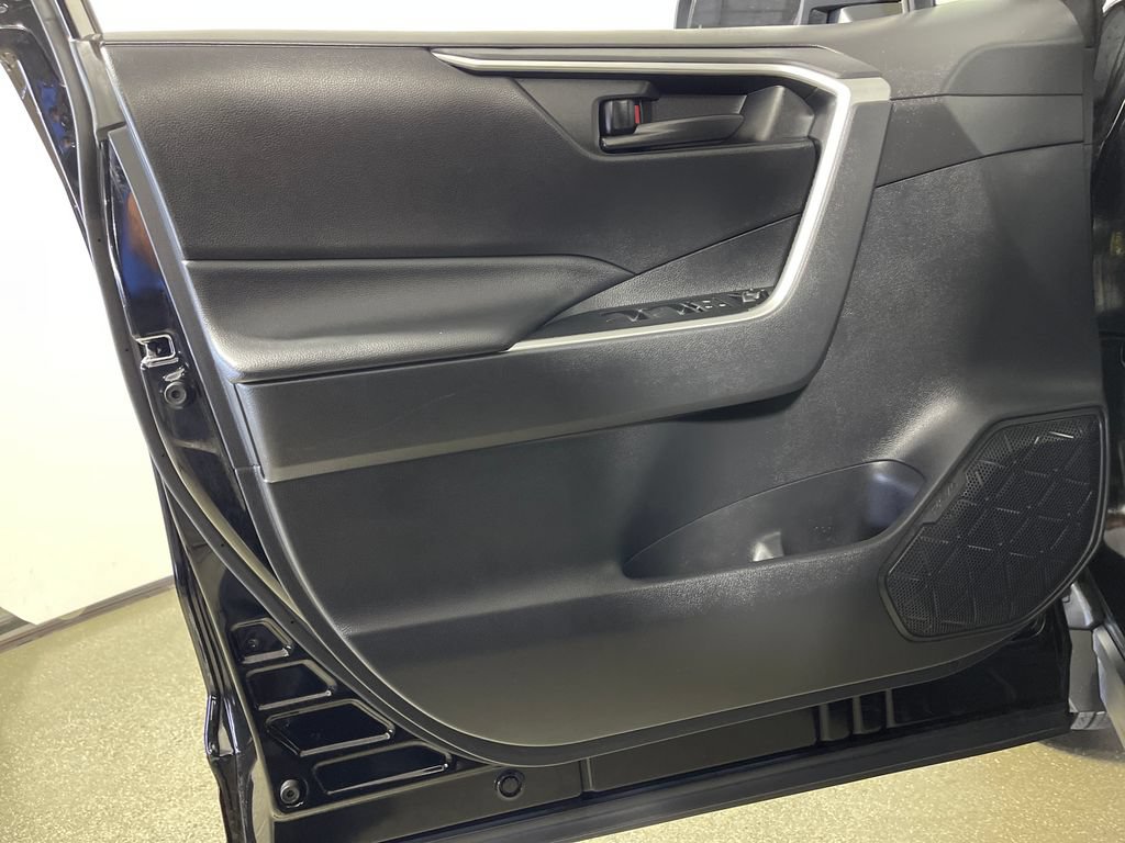 Certified 2021 Toyota RAV4 LE FWD image 17