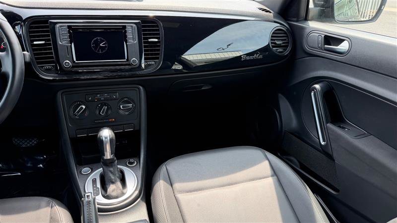 Used 2018 Volkswagen Beetle 2.0T FWD image 19