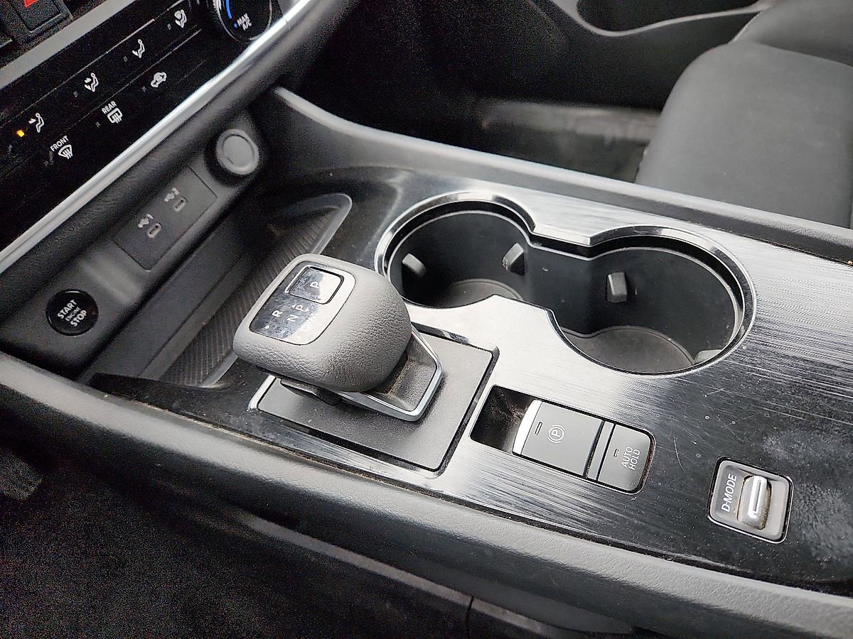 Used 2024 Nissan Rogue S FWD image 12