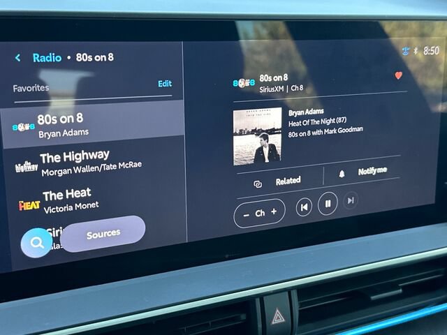 Used 2024 Toyota Prius XLE FWD image 21