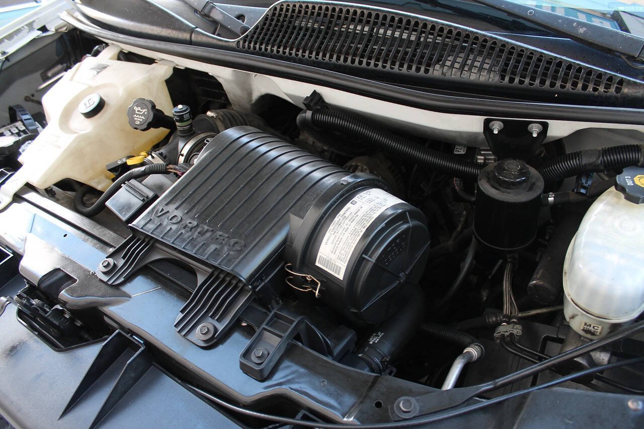 Used 2004 Chevrolet Express 1500 RWD image 36