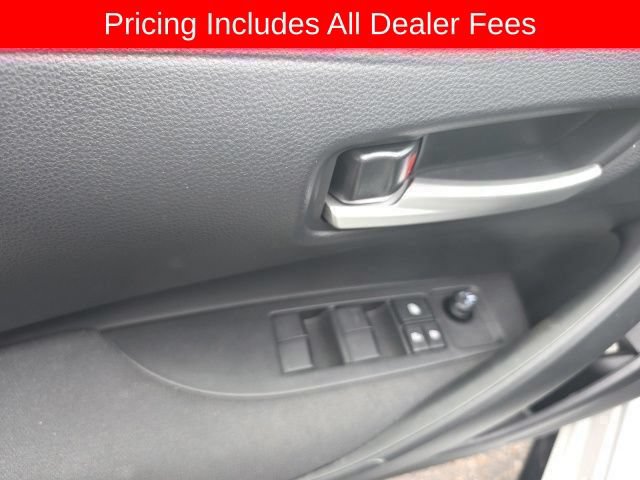 Used 2026 Toyota Corolla SE w/ SE Premium Package FWD image 5
