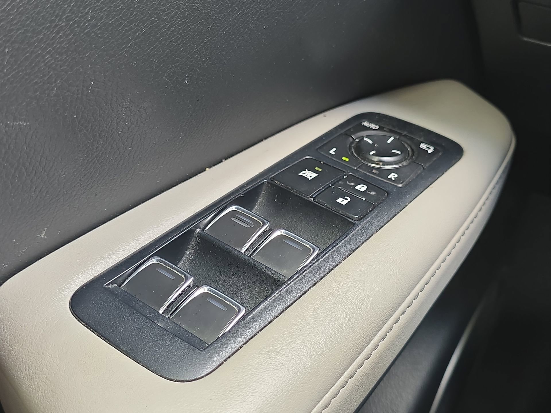 Used 2018 Lexus RX 350L FWD image 13