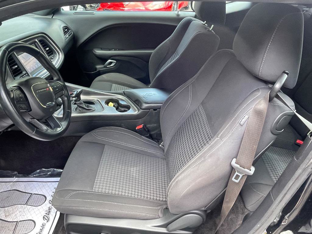 Used 2018 Dodge Challenger SXT RWD image 22