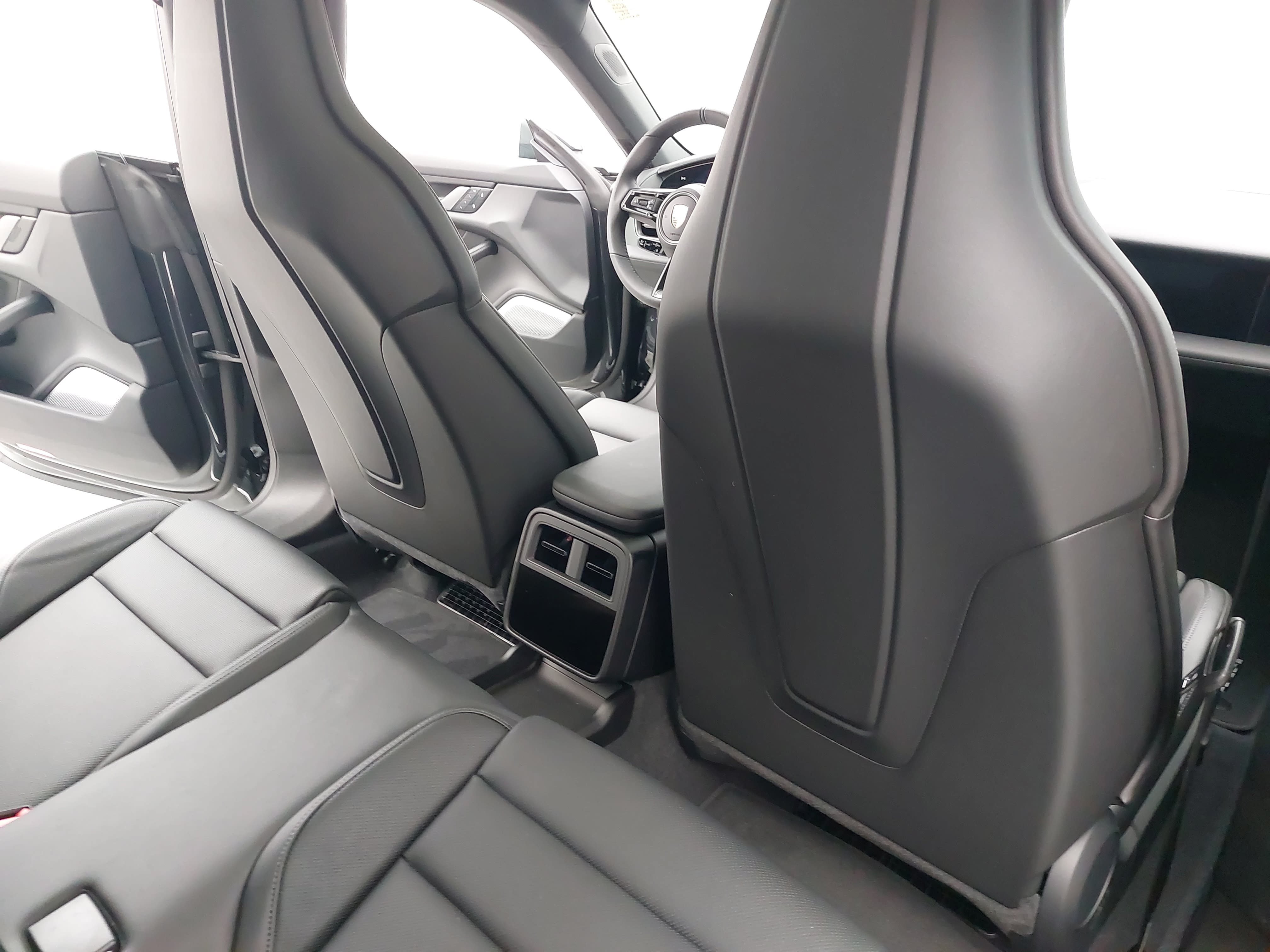 New 2026 Porsche Taycan 4S AWD/4WD image 13